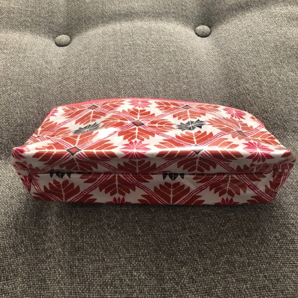 💥SOLD💥 Set of 2! Roller Beach Bag + Make Up Case - Picture 7 of 8